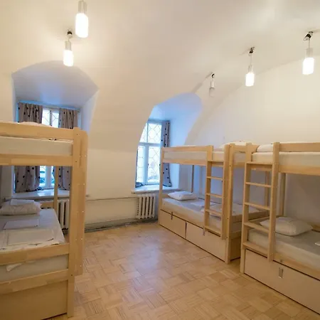 The Monks Bunk & Bar Hostal *