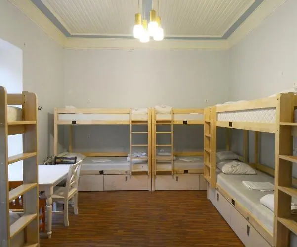 Ostello The Monks Bunk & Bar *